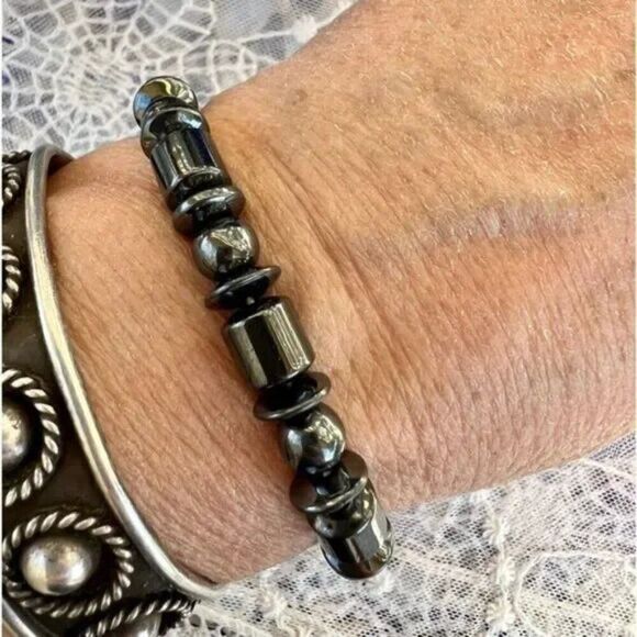 Vintage Hematite Magnetite Magnetic Stone Stretch Bracelet Heavy - Picture 4 of 7